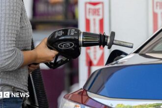 Harga Minyak Sentuh $100 Akibat Konflik Timur Tengah