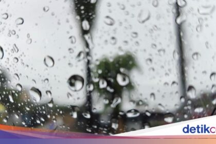 Hujan Deras Kembali Mengguyur Bogor Setelah Lama Kering