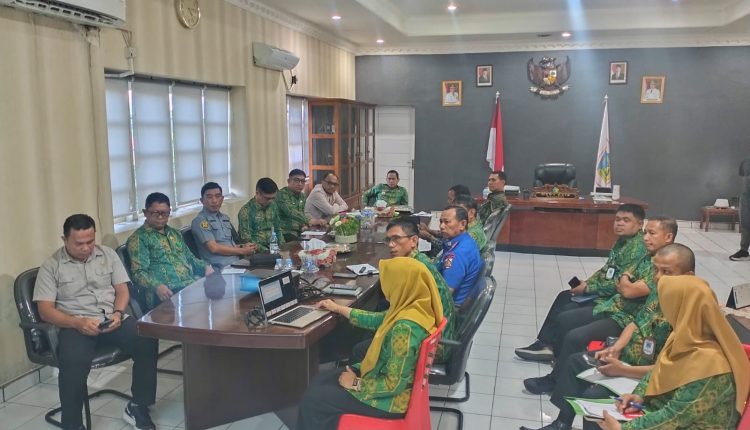 Rapat Forkopimda di ruang kerja Wali Kota Kotamobagu, Kamis (2/7/2026) (foto: Lamk)