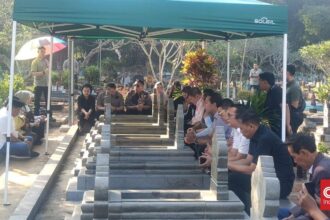 Jaksa Agung ST Burhanuddin Ziarah ke Makam Orang Tua di Majalengka