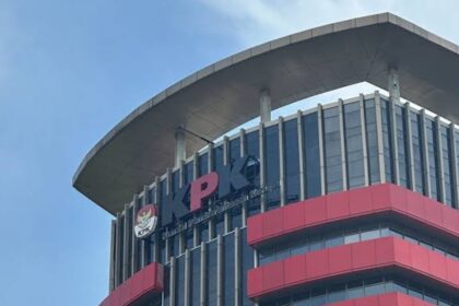 KPK Tangkap Tujuh Orang dalam OTT Bupati Lombok Barat