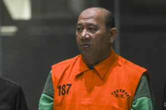 KPK Temukan 55 Kg Platinum Senilai Rp40 M di Mobil Bupati Langkat