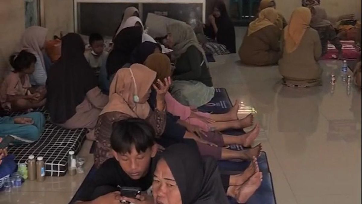 Kebakaran TPA Jatiwaringin Belum Padam, 192 Warga Mengungsi