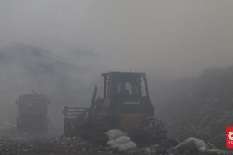 Kemenkes Tangani ISPA akibat Kebakaran TPA Jatiwaringin