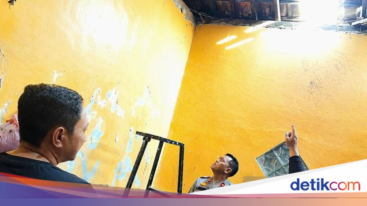 Maling Bobol Genteng Rumah di Karawang Dihajar Massa
