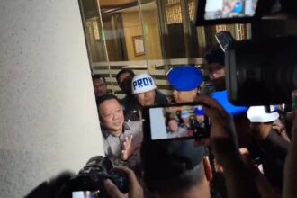 Mantan Jampidsus Ditahan Tanpa Rompi Pink dan Borgol