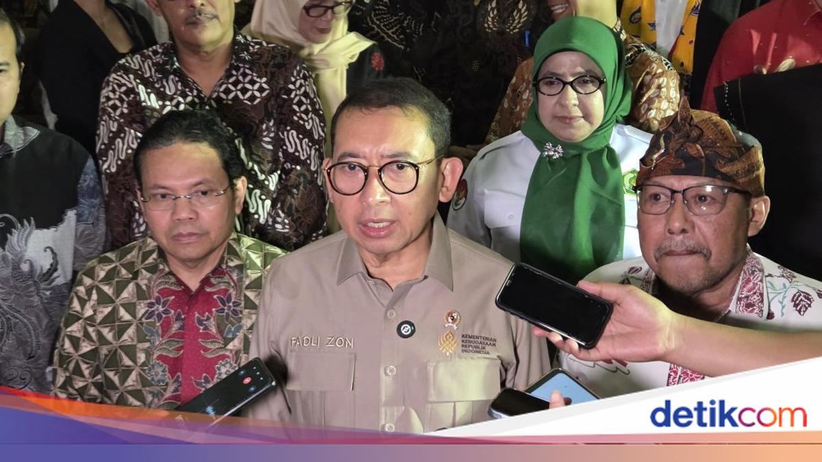 Menbud Fadli Zon Tanggapi Viral Fenomena di Gunung Kawi