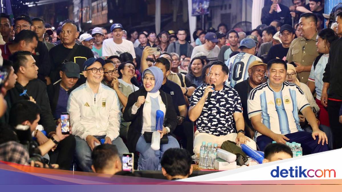 Mendagri Dorong Kebersamaan Melalui Nobar Piala Dunia di Menteng