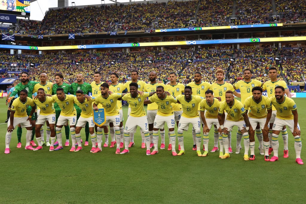 Mengapa Raphinha dan Neymar Tidak Masuk Starting XI Brasil vs Norwegia?