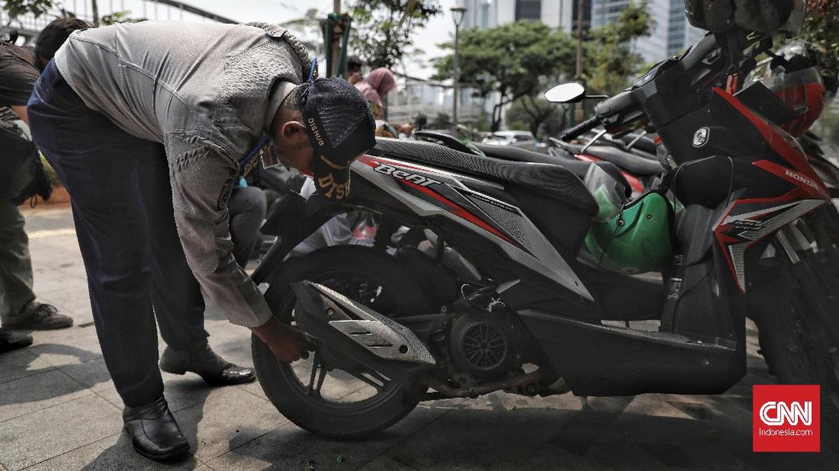 Motor ASN Diderek Akibat Abaikan Aturan Transportasi Umum