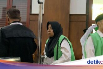 Murnita Triwidyaning Terpergok Robohkan Rumah Dinas dengan Ekskavator