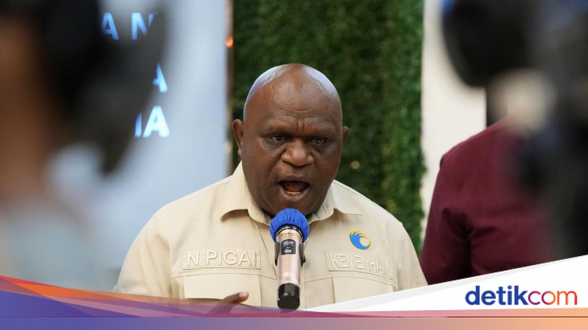 Natalius Pigai: Siswa Bawa Bom Rakitan Korban Bullying