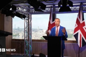 Nigel Farage Mundur dan Ungkap Rencana Berjuang Kembali