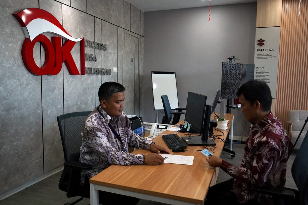 OJK Klarifikasi Terkait Penarikan Dana oleh Bank Asing