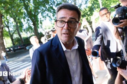 Panduan Cepat Mengenal Andy Burnham, Perdana Menteri Baru Inggris