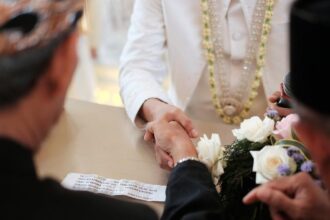 Penghulu di Jaksel Pimpin Nikah Pakai Tiga Bahasa, Viral di Media Sosial