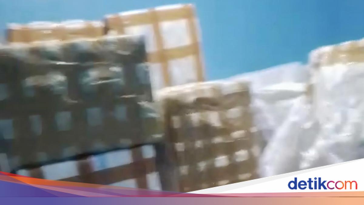 Polda Banten Ungkap Gudang Rokok Ilegal di Serang