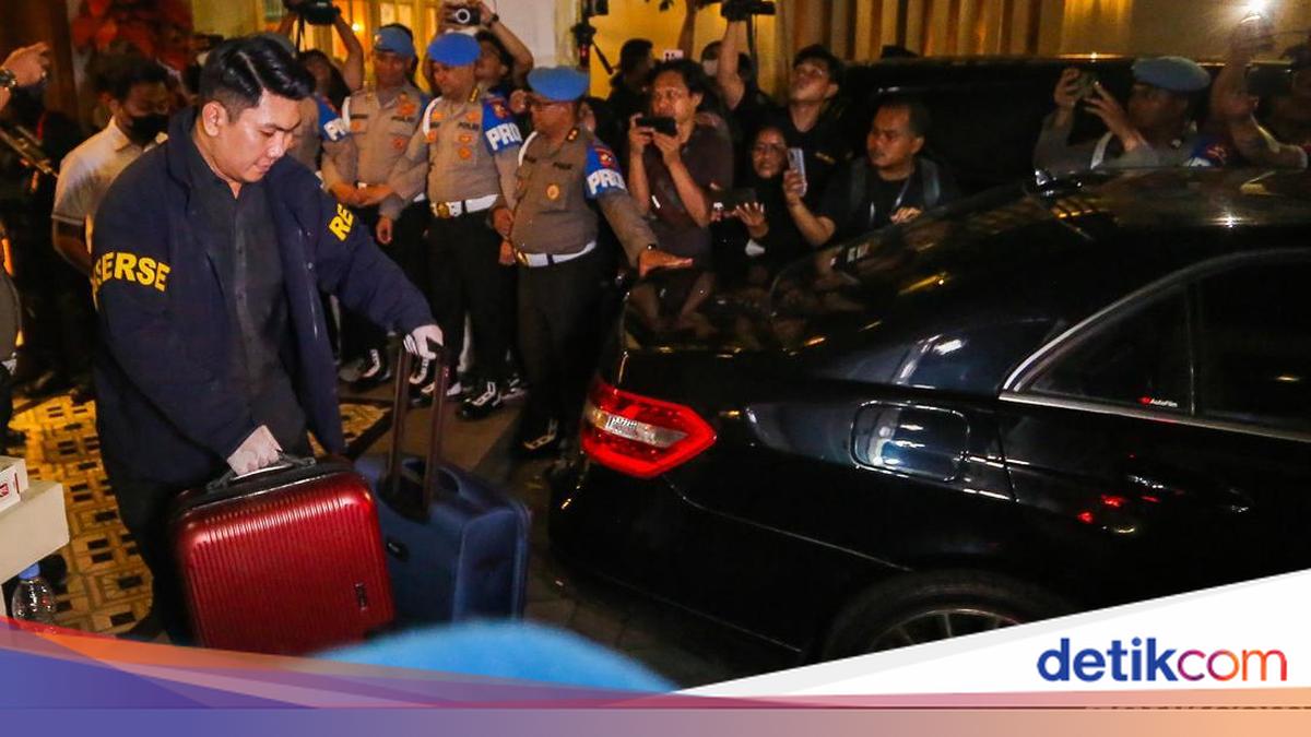 Polisi Geledah 12 Lokasi Terkait Kasus Korupsi di Jakarta