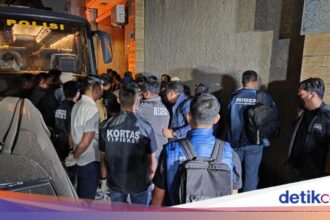 Polisi Geledah Ruko Terkait Dugaan Korupsi di Cipete