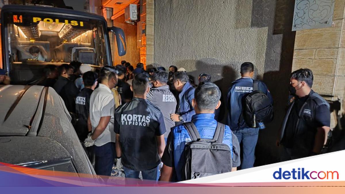 Polisi Geledah Ruko Terkait Dugaan Korupsi di Cipete