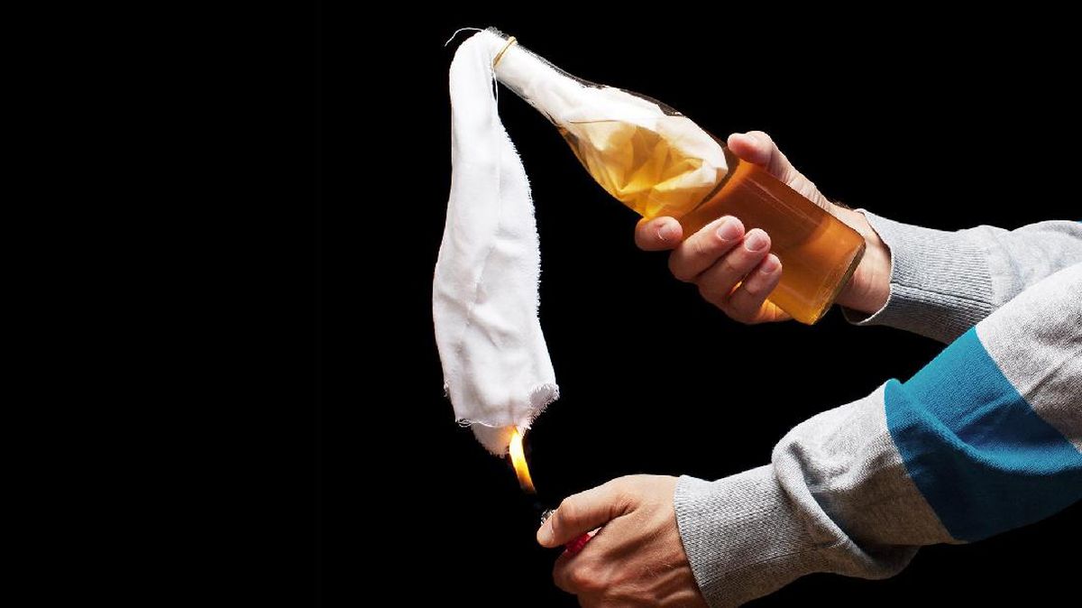 Polisi Selidiki Pelemparan Bom Molotov di Ciracas