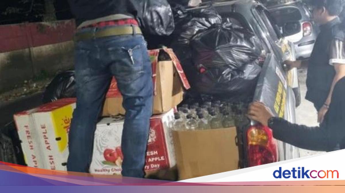 Polisi Sita 1.134 Botol Miras Ilegal di Ciseeng Bogor