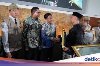 Polri Terima Penghargaan atas Keberhasilan Amankan Haji 2026