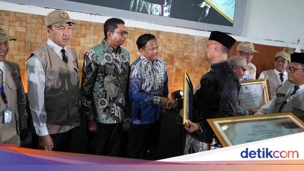 Polri Terima Penghargaan atas Keberhasilan Amankan Haji 2026