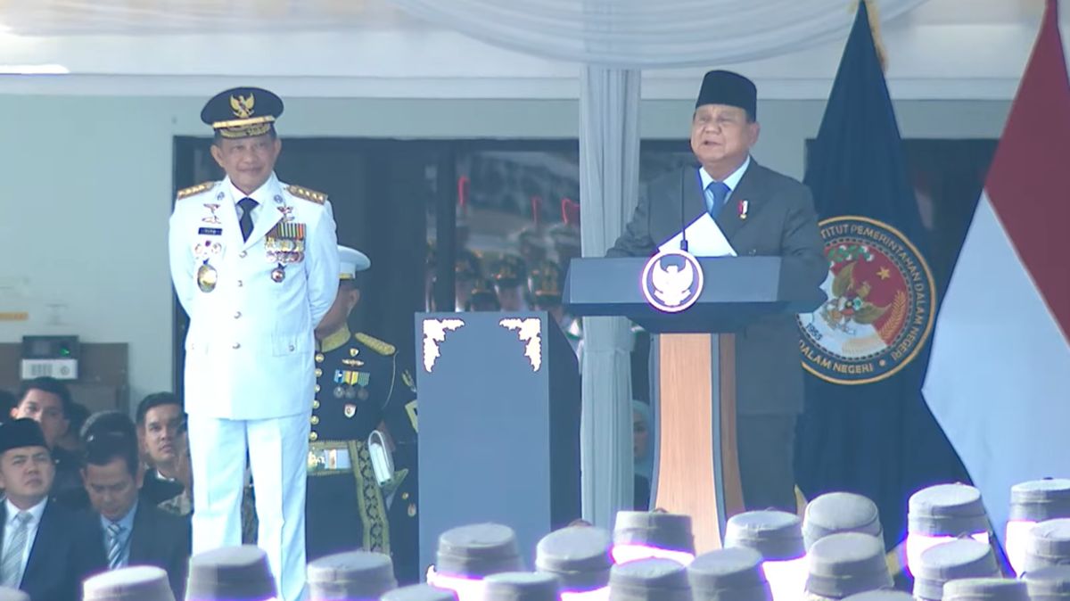 Prabowo Apresiasi Lulusan Terbaik IPDN dari Keluarga Sederhana