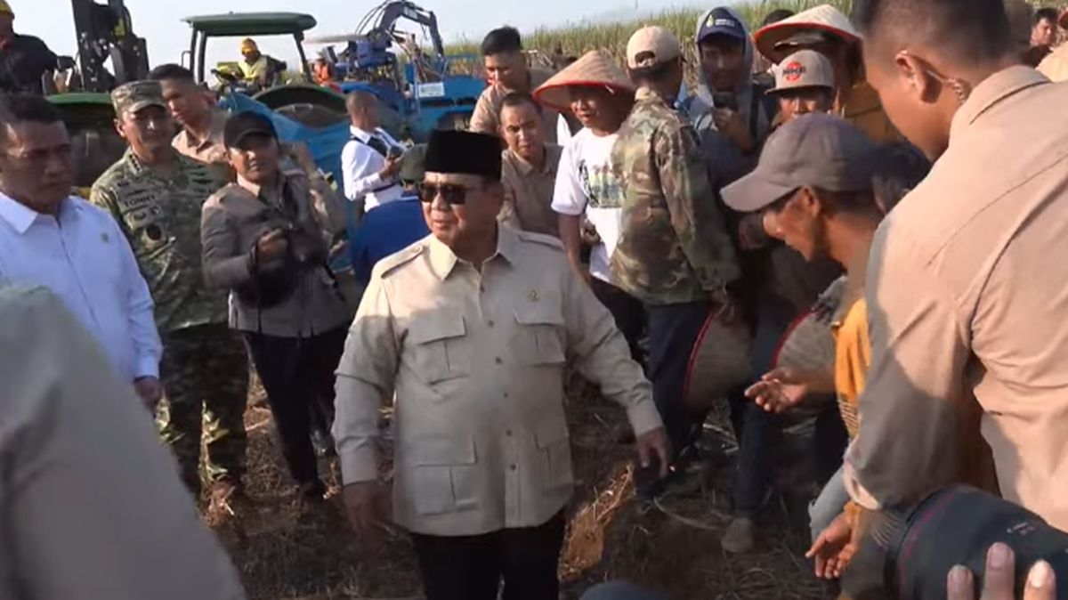 Prabowo Berkelakar Tentang Posisi Polri di Depan Kapolri