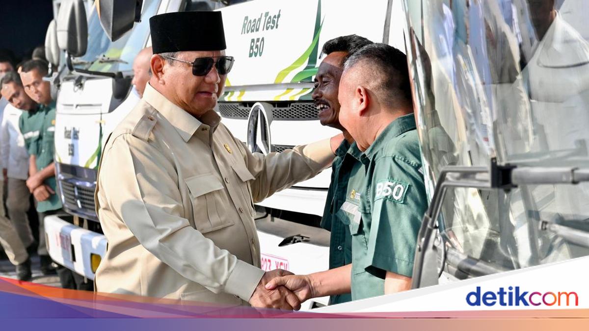 Prabowo Subianto Tinjau Pengisian Biosolar B50 di Cikampek