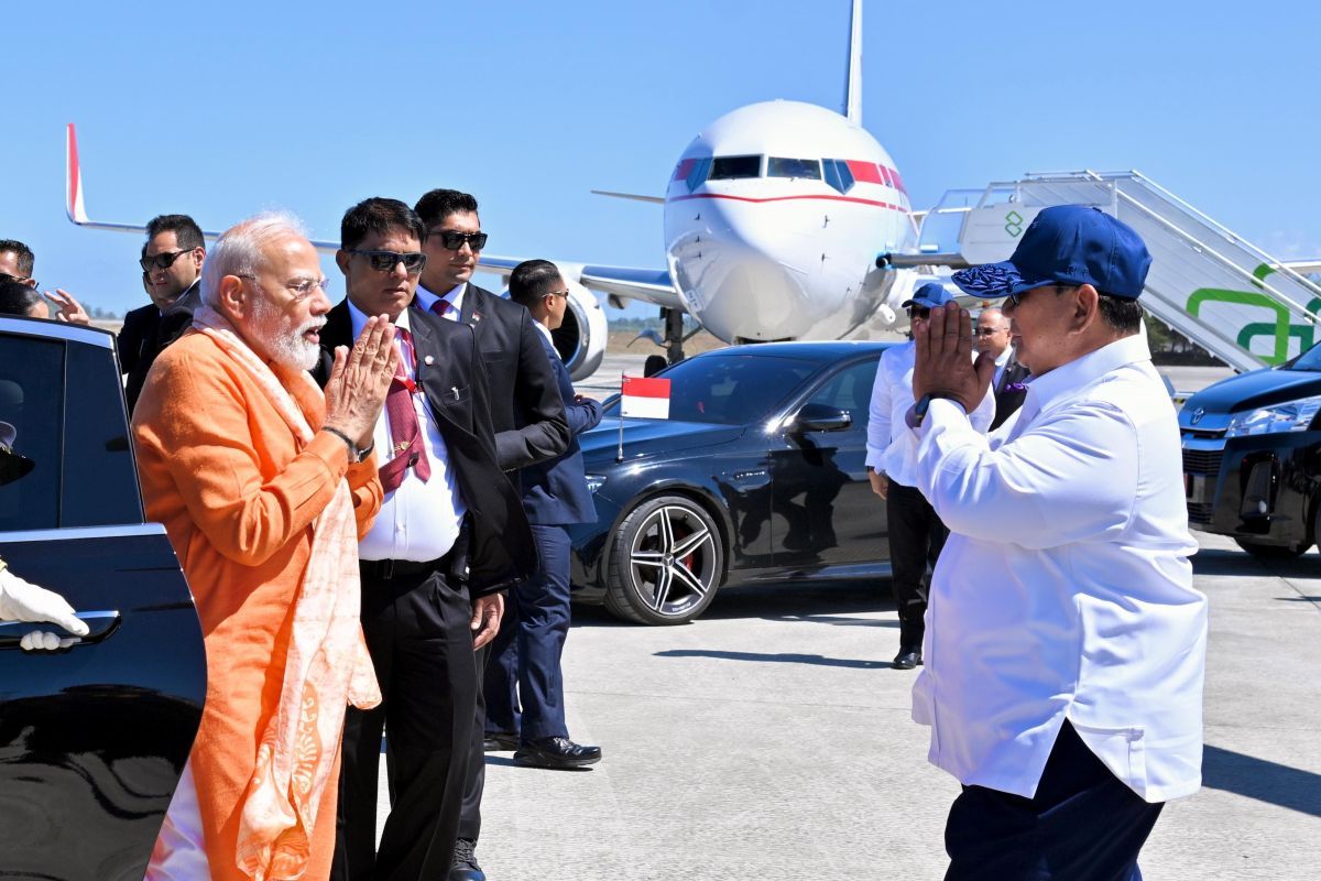 Prabowo Subianto dan PM Narendra Modi Kunjungi Candi Prambanan