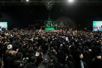 Proses Pemakaman Khamenei Menyoroti Pengaruh Kenangan Khomeini