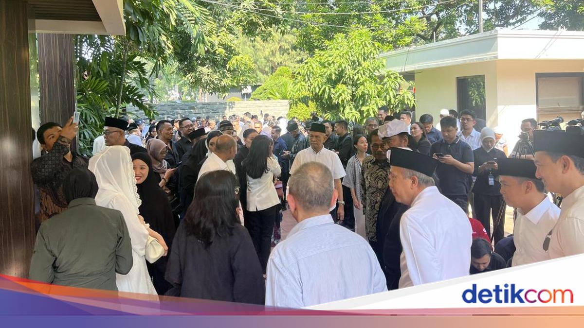 Rachmat Gobel Akan Dimakamkan di TMP Kalibata Setelah Salat Jumat