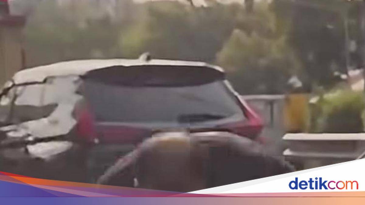 Sopir Calya Merusak Spion MINI Cooper di Jakarta Utara