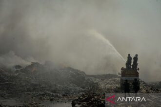 Tim Medis Siaga Hadapi Dampak Kebakaran di TPA Jatiwaringin