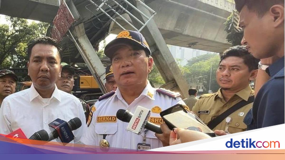 Truk Pengangkut Crane Tabrak JPO Tendean, Polisi Siapkan Langkah Pengamanan