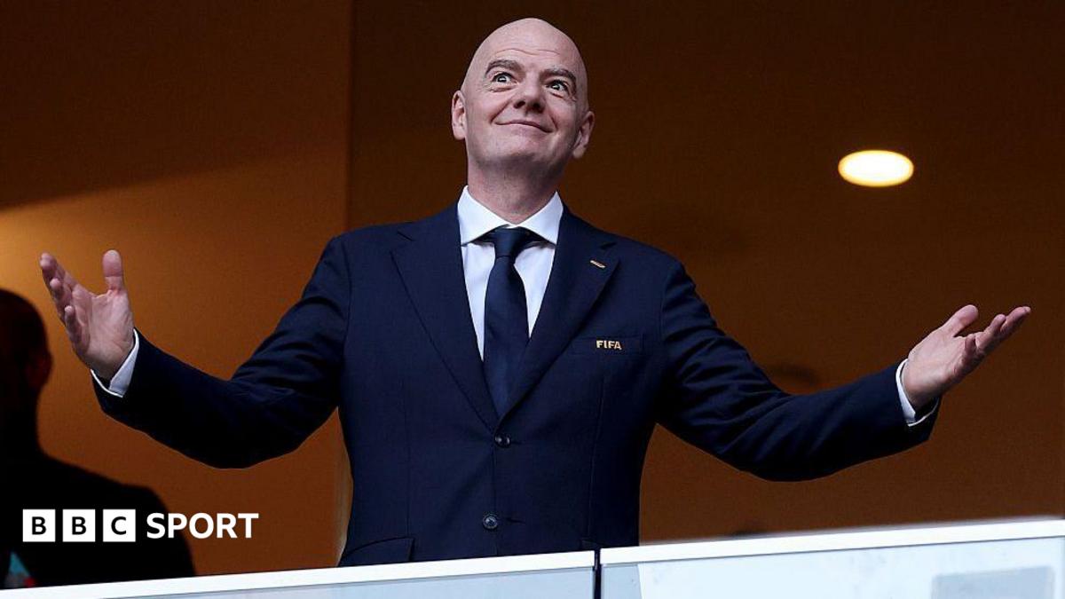Uefa Kritik Keputusan Fifa Batalkan Larangan Kartu Merah Balogun