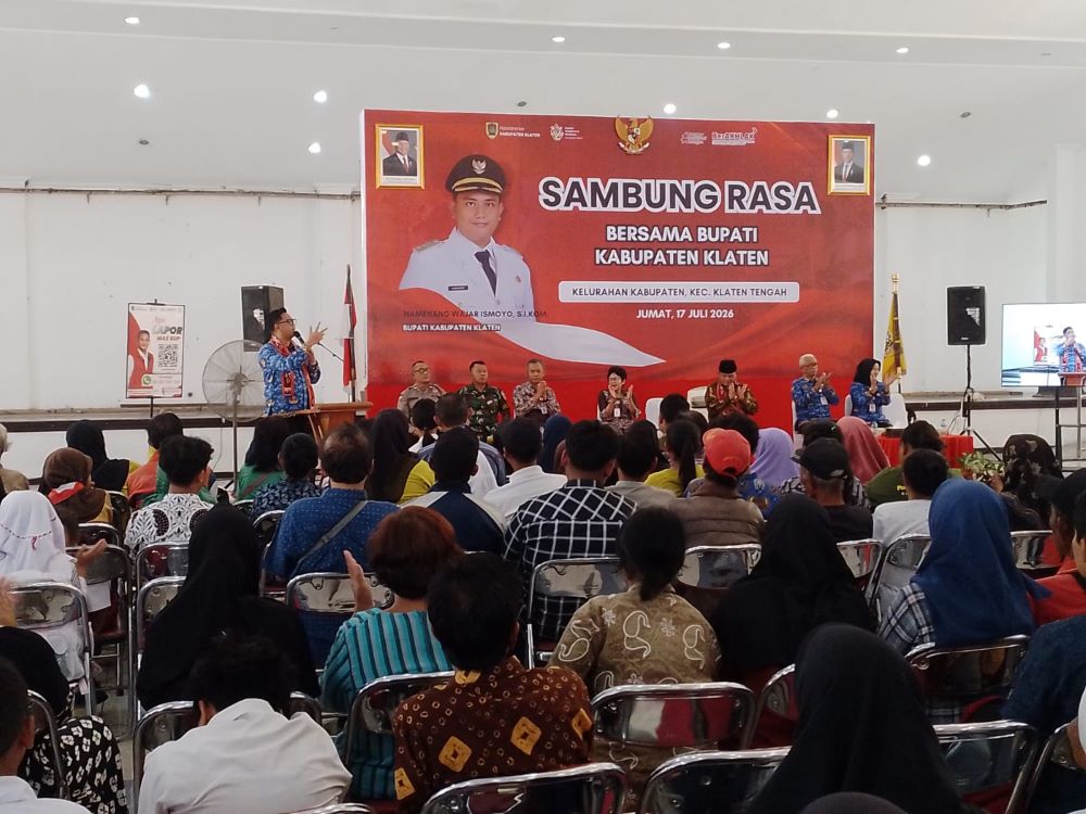 Warga Klaten Sampaikan Keluhan Sampah pada Bupati