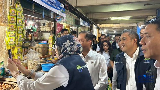 Warung Pangan Diresmikan di Tebet Timur, Jual Beras Hingga Gula
