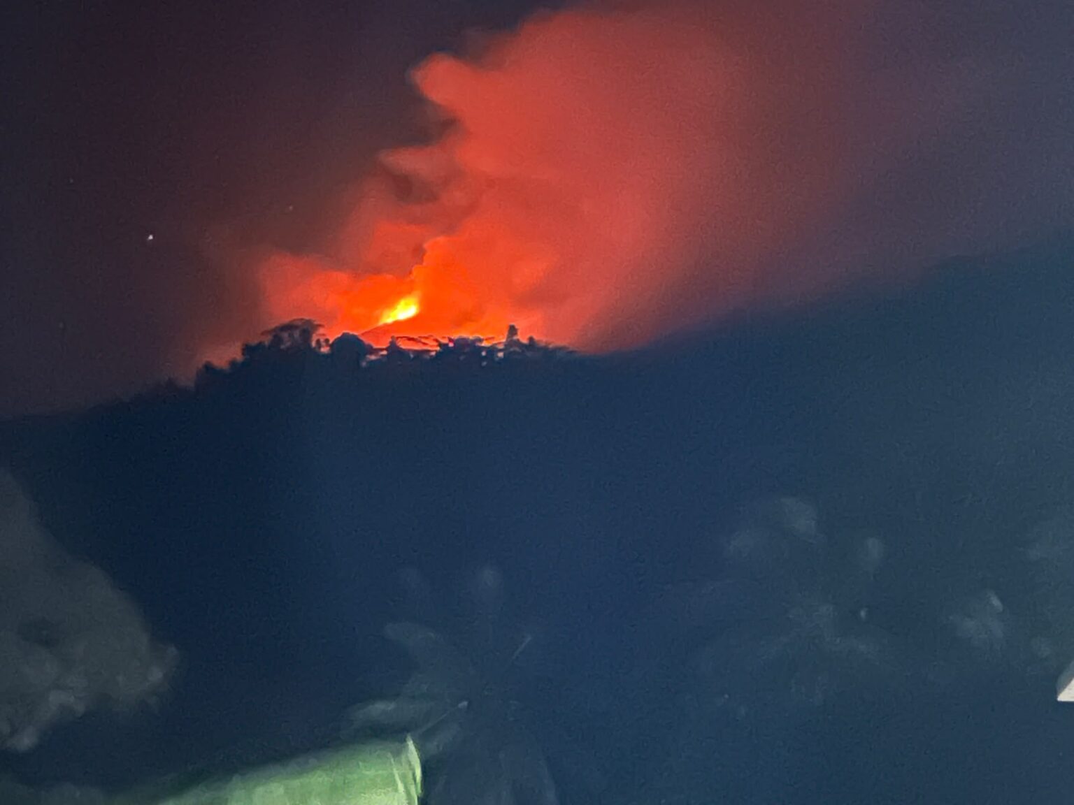 Letusan Eksplosif Kecil Terjadi di Kawah II Gunung Karangetang.