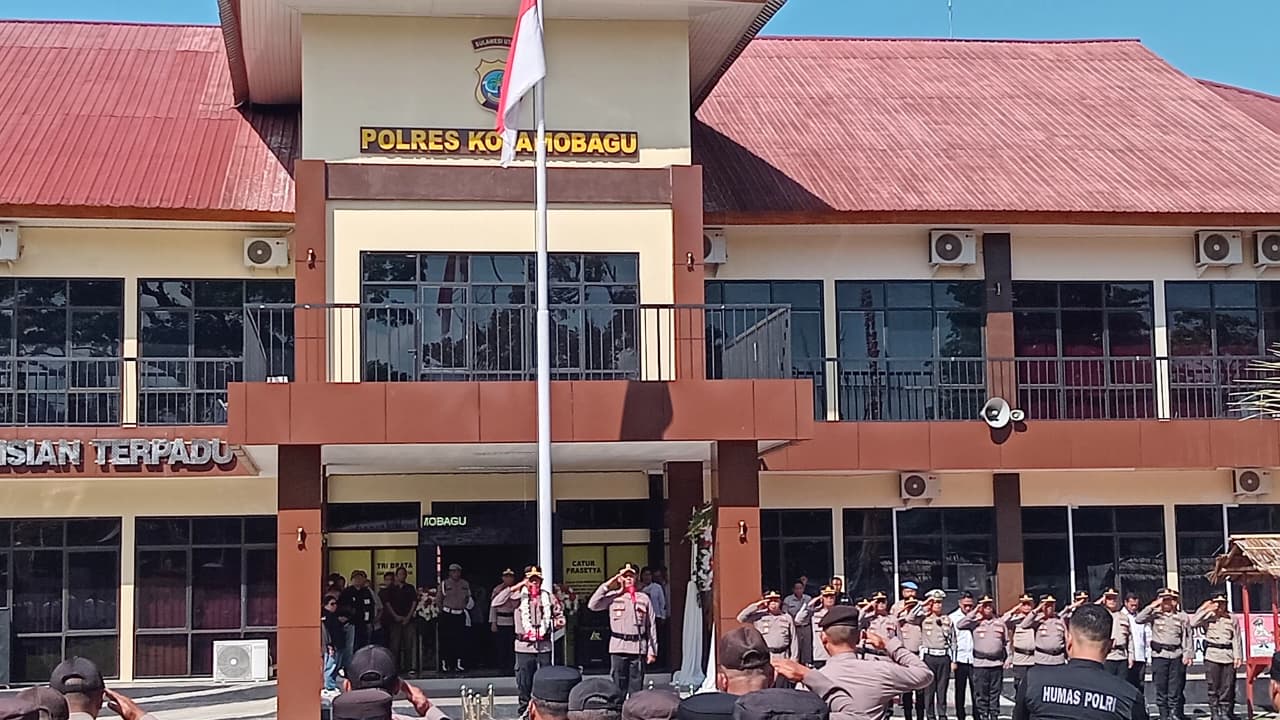 Welcome and farewell parade warnai pergantian Kapolres Kotamobagu, AKBP Irwanto berpamitan 8 Welcome and farewell parade warnai pergantian Kapolres Kotamobagu, AKBP Irwanto berpamitan
