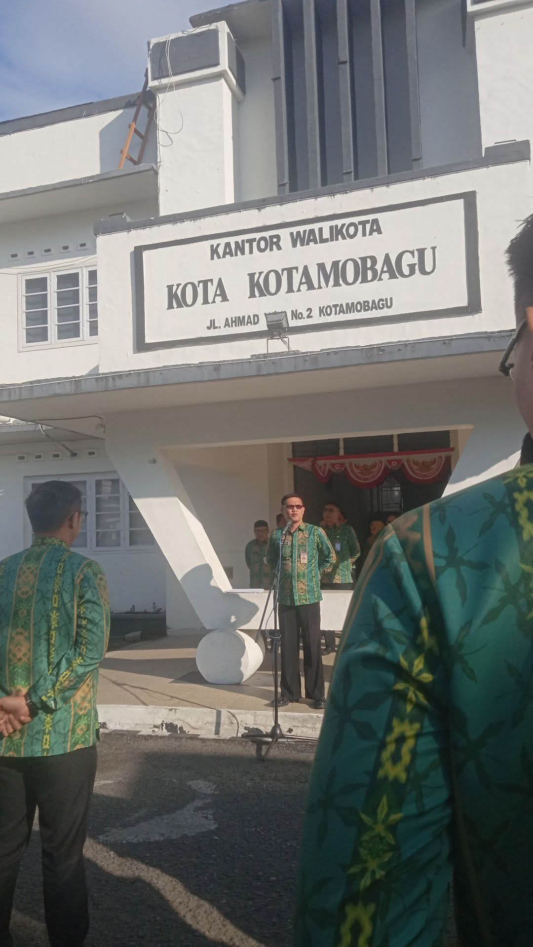 Amanat saat apal pagi Pemkot Kotamobagu disampaikan sepenuhnya dalam Bahasa Mongondow