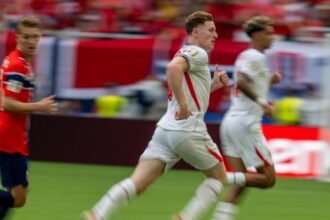 Elliot Anderson Bawa Inggris Menang Dramatis di Piala Dunia