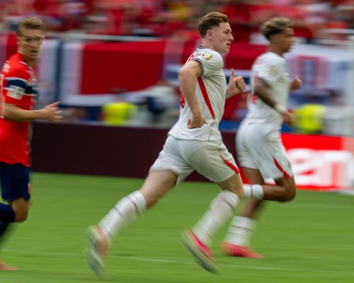 Elliot Anderson Bawa Inggris Menang Dramatis di Piala Dunia