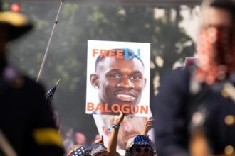 FIFA Tuding UEFA Hipokrit Soal Keputusan Folarin Balogun
