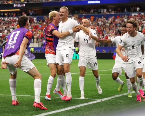 Haaland Bawa Norwegia Melaju ke 16 Besar Usai Kemenangan Dramatis