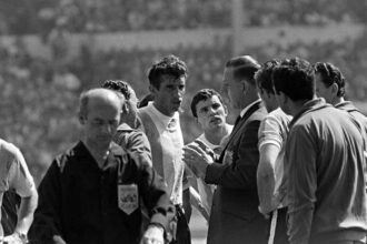 Mengenang Antonio Rattín: Ikon Sepakbola Argentina yang Bersejarah
