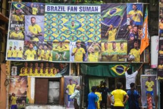 Penggemar Sepak Bola yang Mendukung Tim Tanpa Ikatan Keluarga