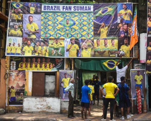 Penggemar Sepak Bola yang Mendukung Tim Tanpa Ikatan Keluarga